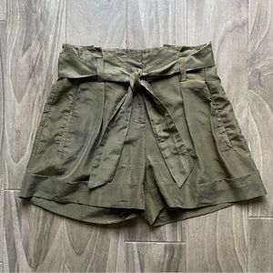 Theory 100% silk olive army green paperbag waist belted self tie shorts size 2